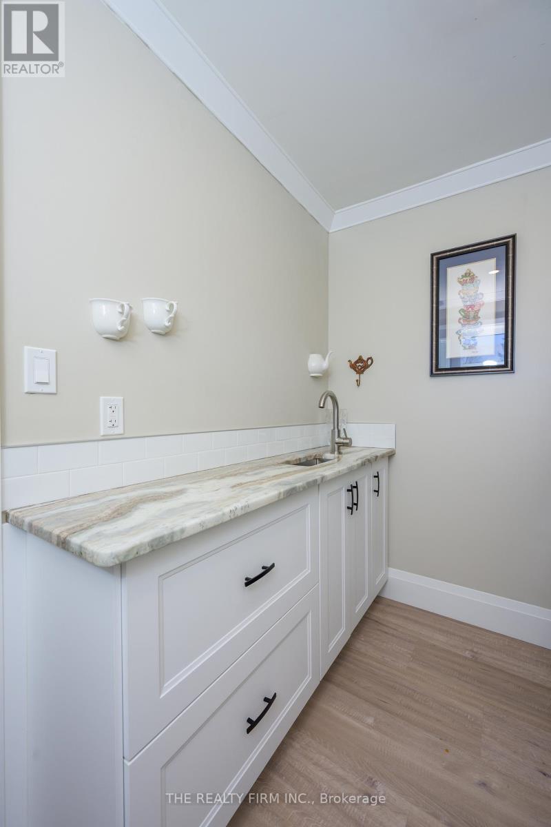 21584 HIGHBURY AVENUE N Property Photo