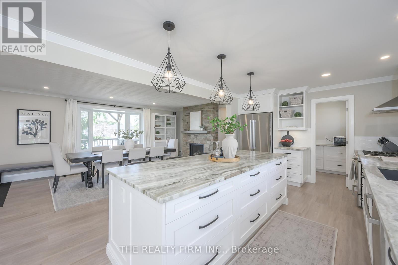 21584 HIGHBURY AVENUE N Property Photo