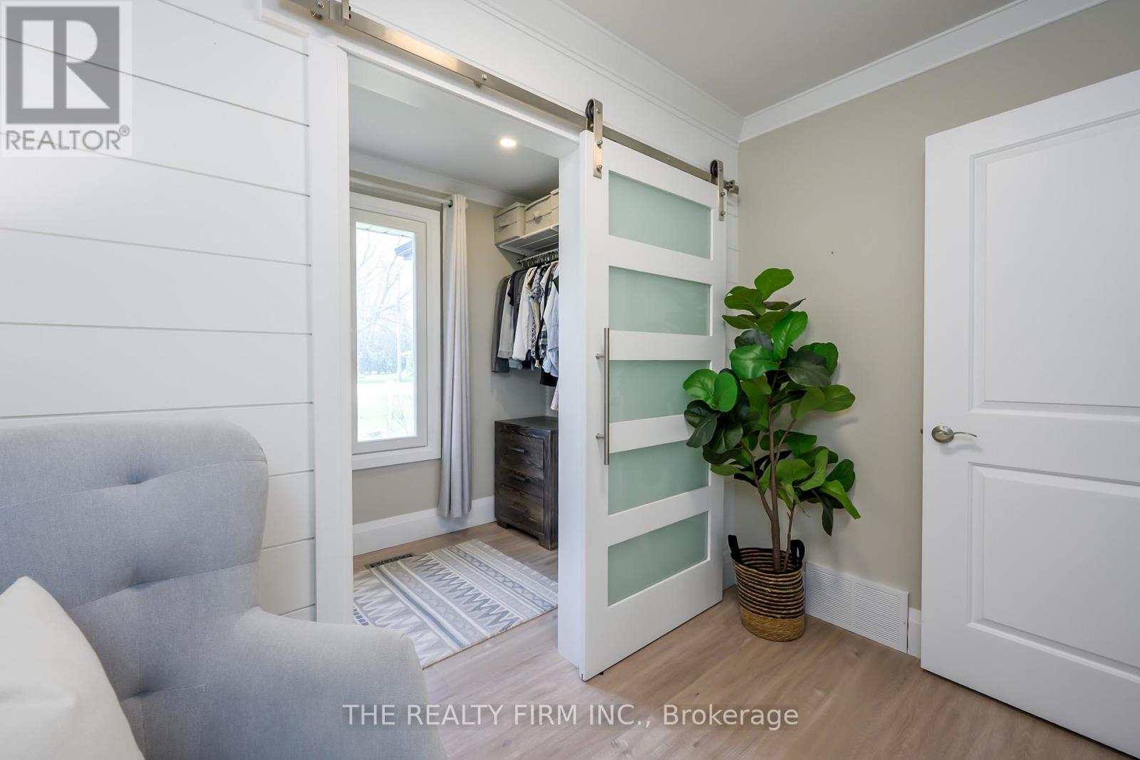 21584 HIGHBURY AVENUE N Property Photo