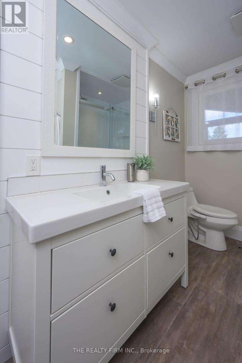 21584 HIGHBURY AVENUE N Property Photo