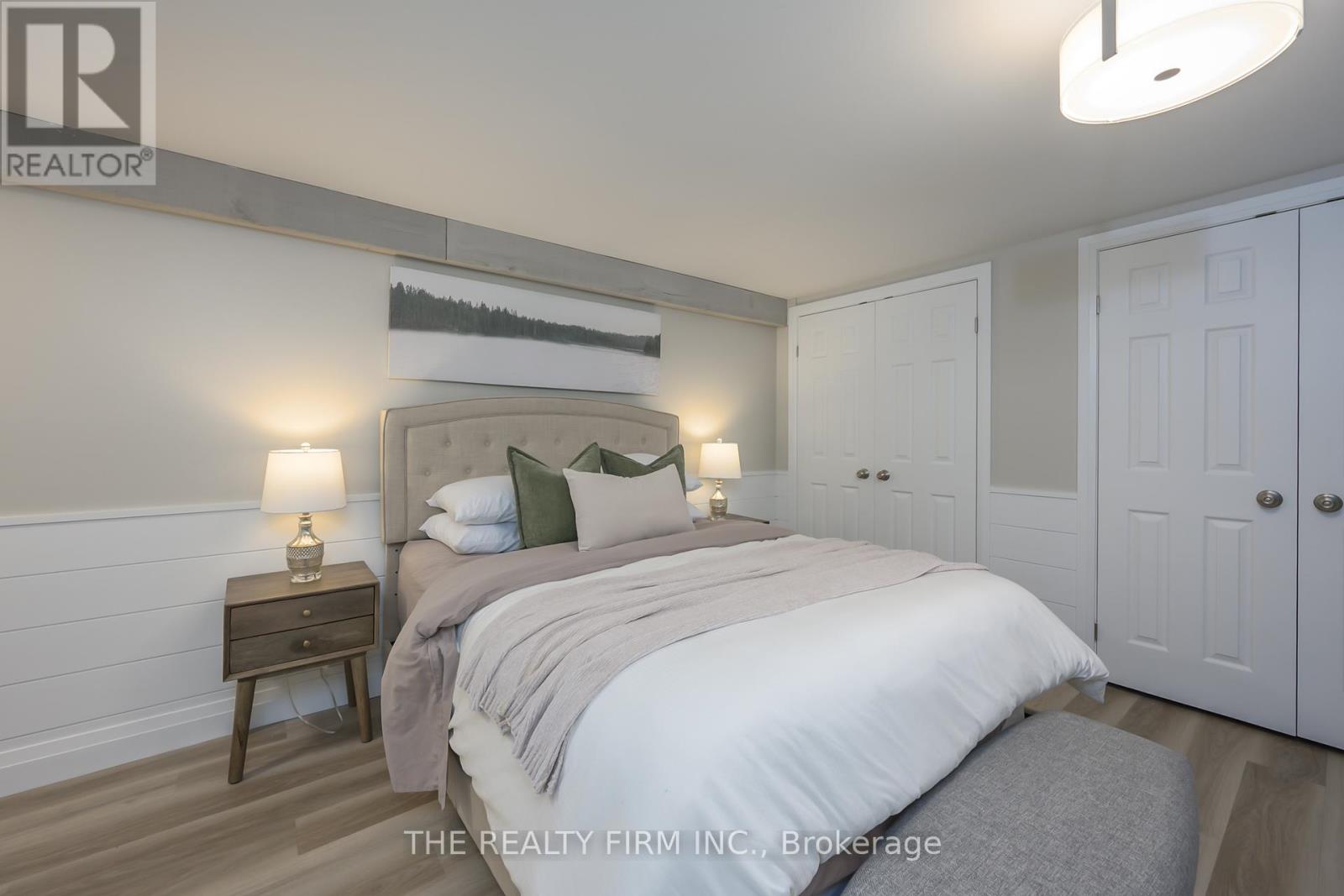 21584 HIGHBURY AVENUE N Property Photo