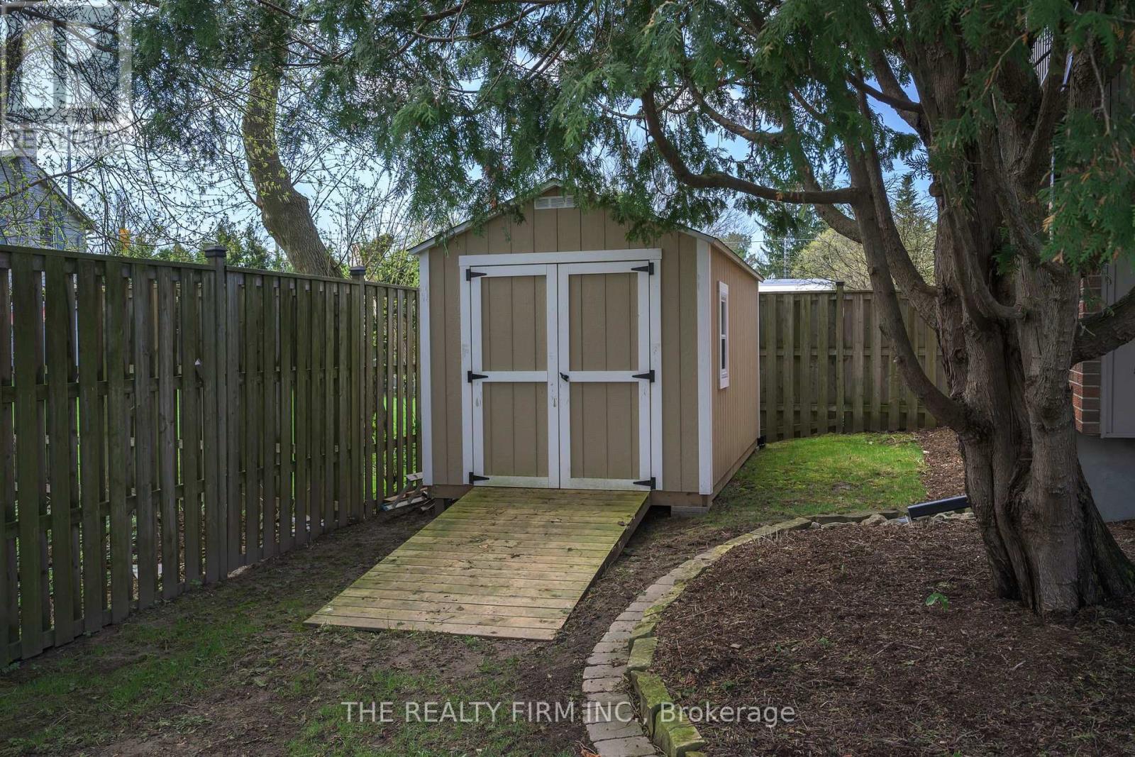 21584 HIGHBURY AVENUE N Property Photo