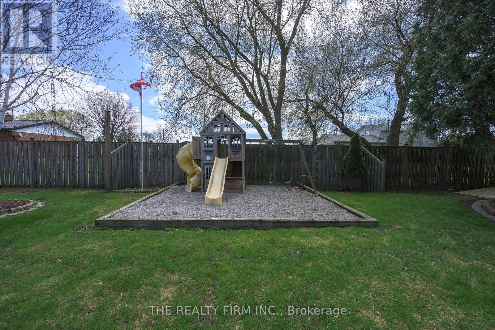 21584 HIGHBURY AVENUE N Property Photo