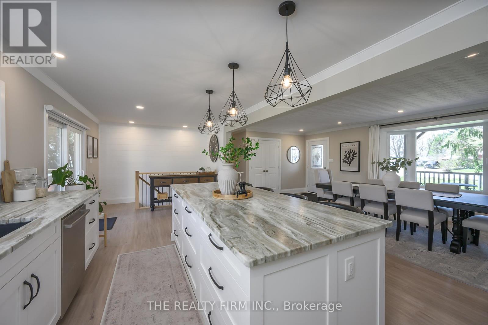 21584 HIGHBURY AVENUE N Property Photo