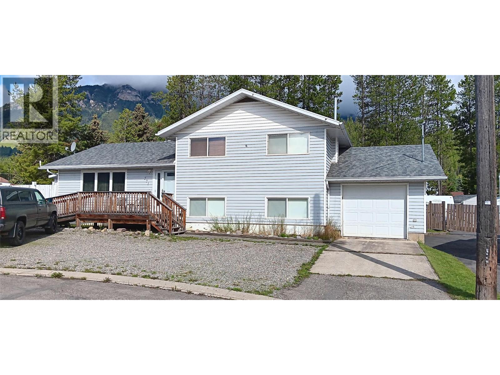 771 Ferguson Crescent — photo 35