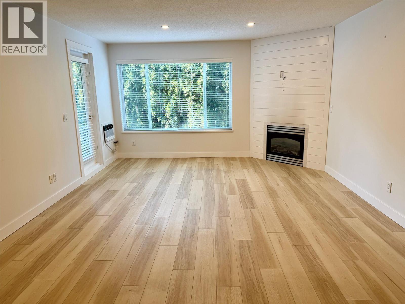 #118 1002 Riverside Avenue Unit# 118 - 8