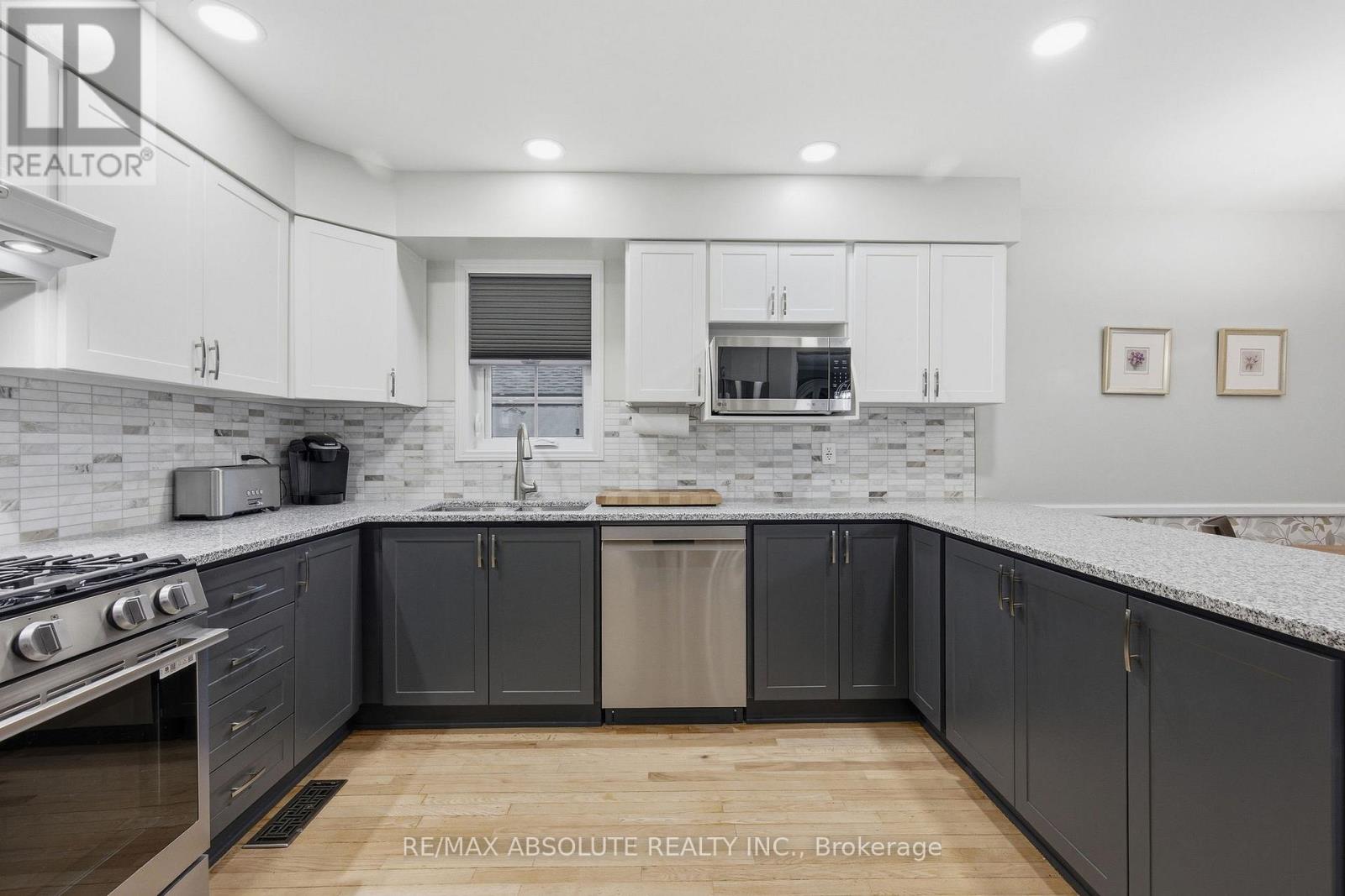 605 ROWANWOOD AVENUE — photo 10