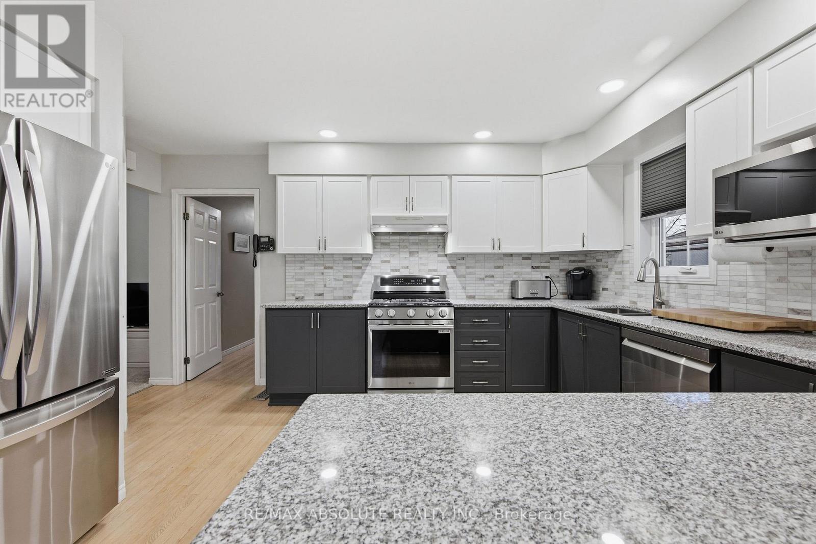 605 ROWANWOOD AVENUE — photo 12