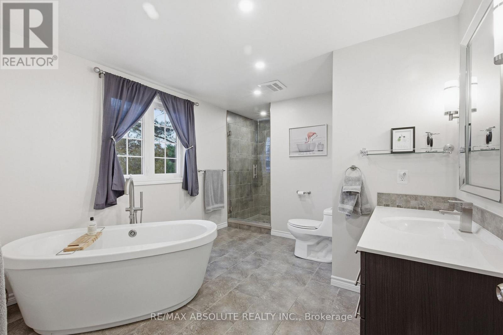 605 ROWANWOOD AVENUE — photo 30
