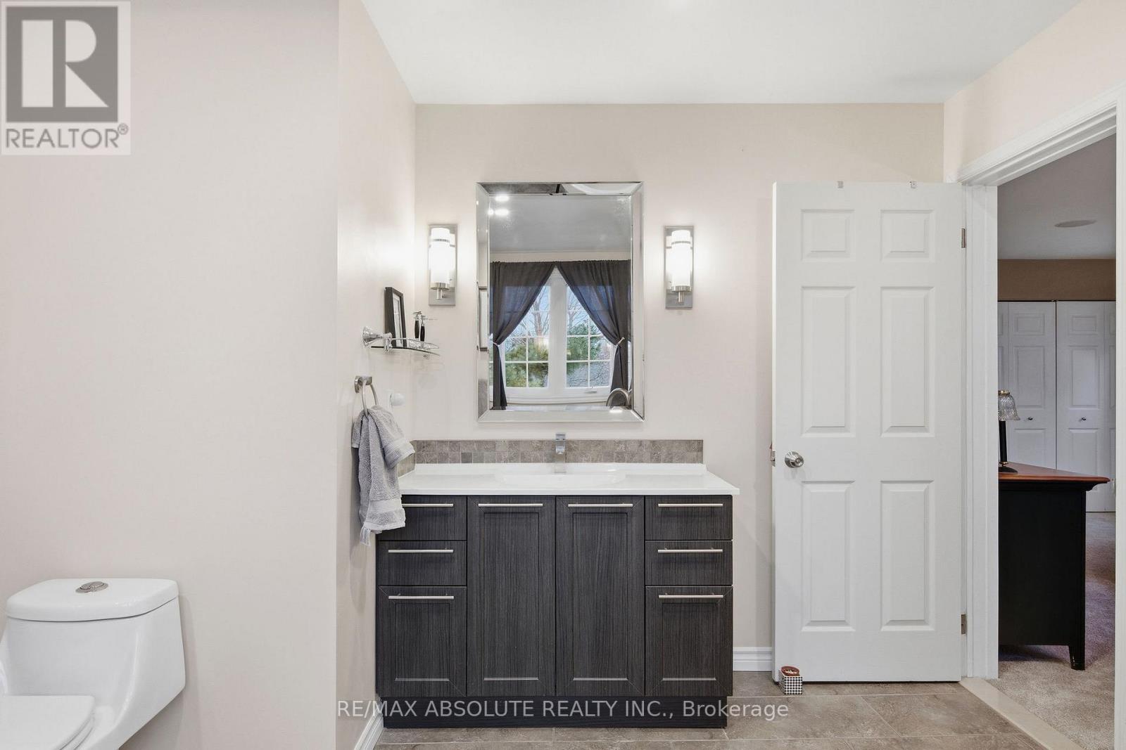 605 ROWANWOOD AVENUE — photo 32