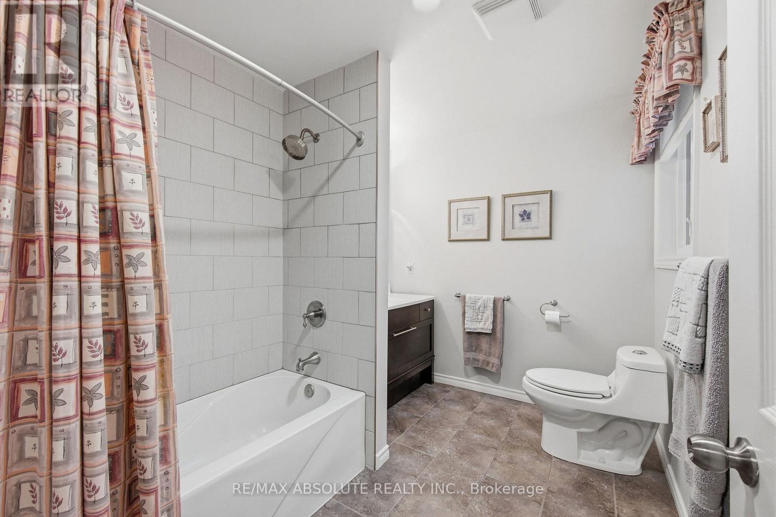 605 ROWANWOOD AVENUE — photo 43