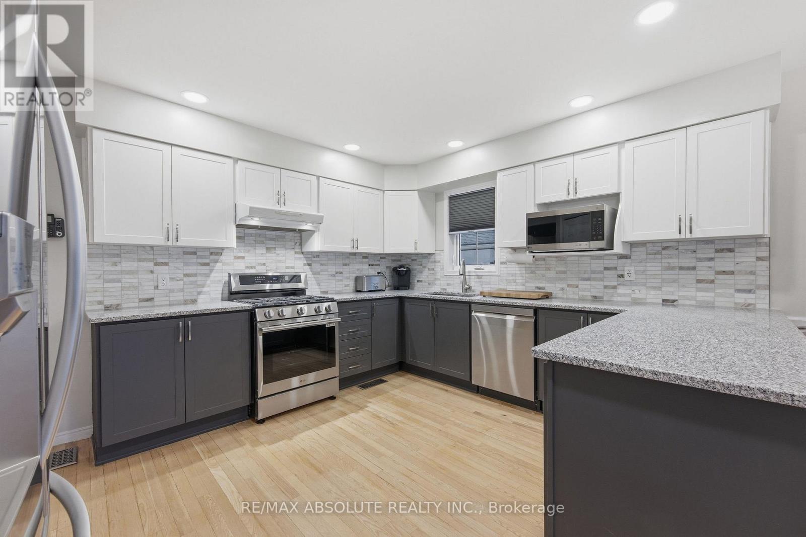 605 ROWANWOOD AVENUE — photo 8