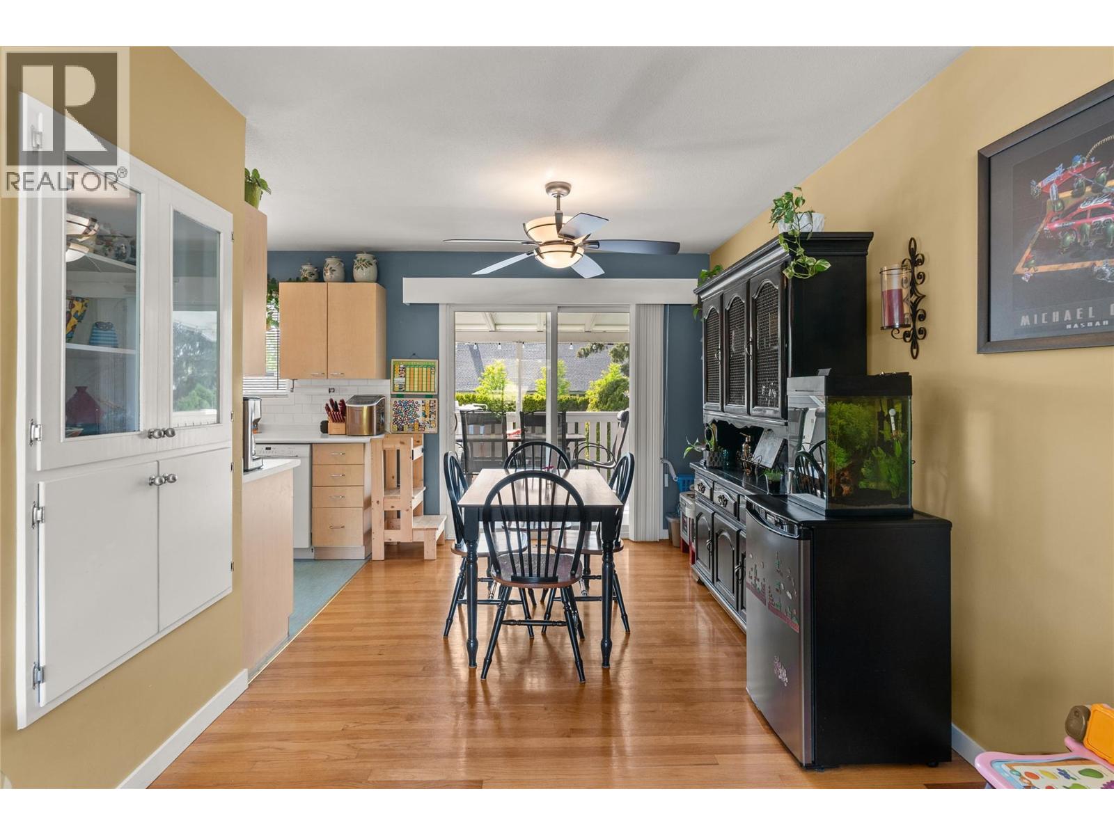 260 Gibbs Road - 16