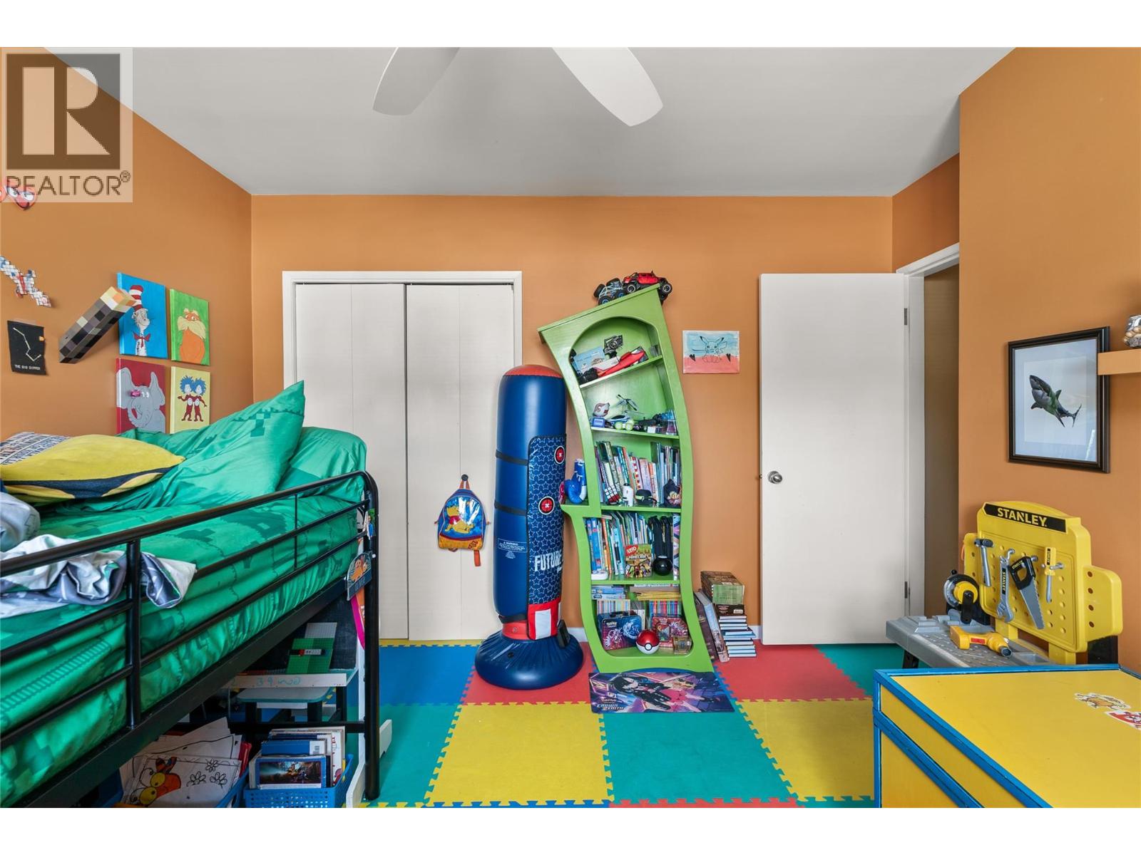 260 Gibbs Road - 26