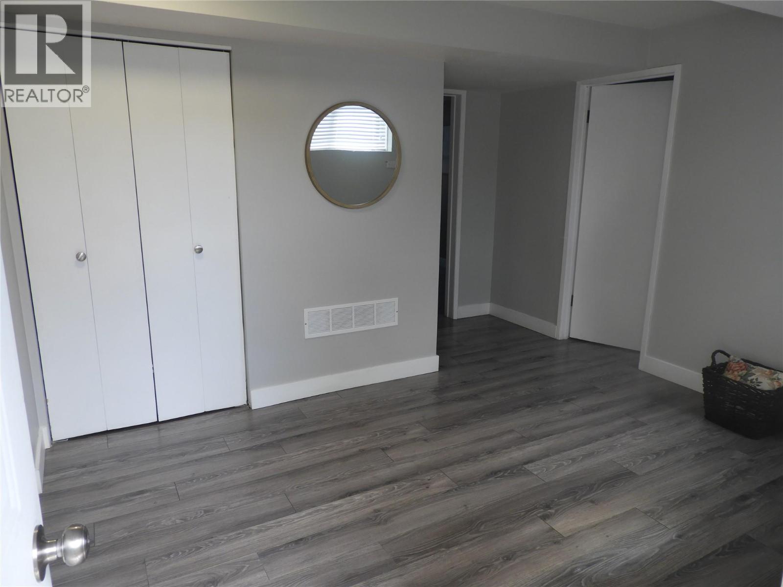 260 Gibbs Road - 33