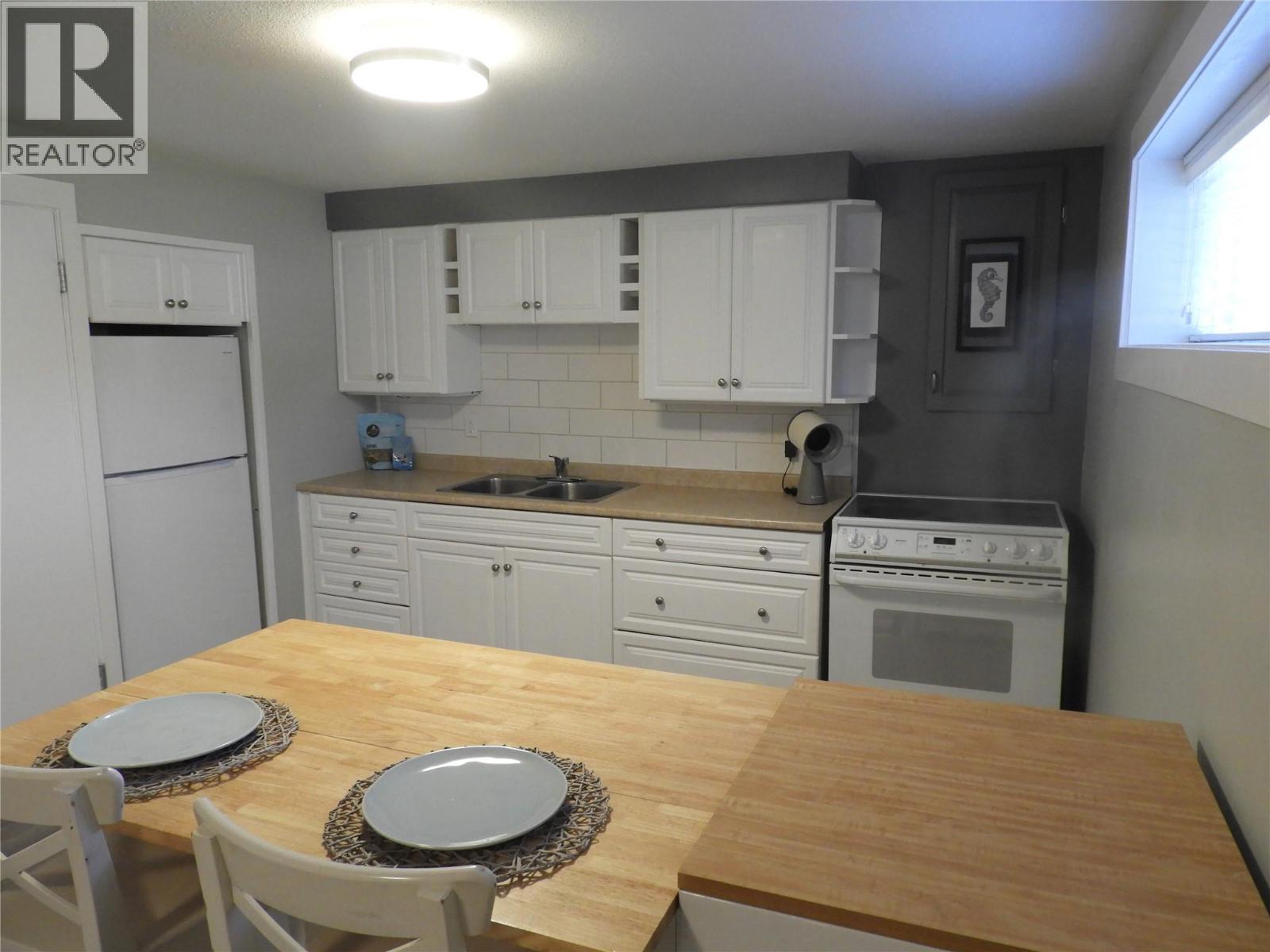 260 Gibbs Road - 40