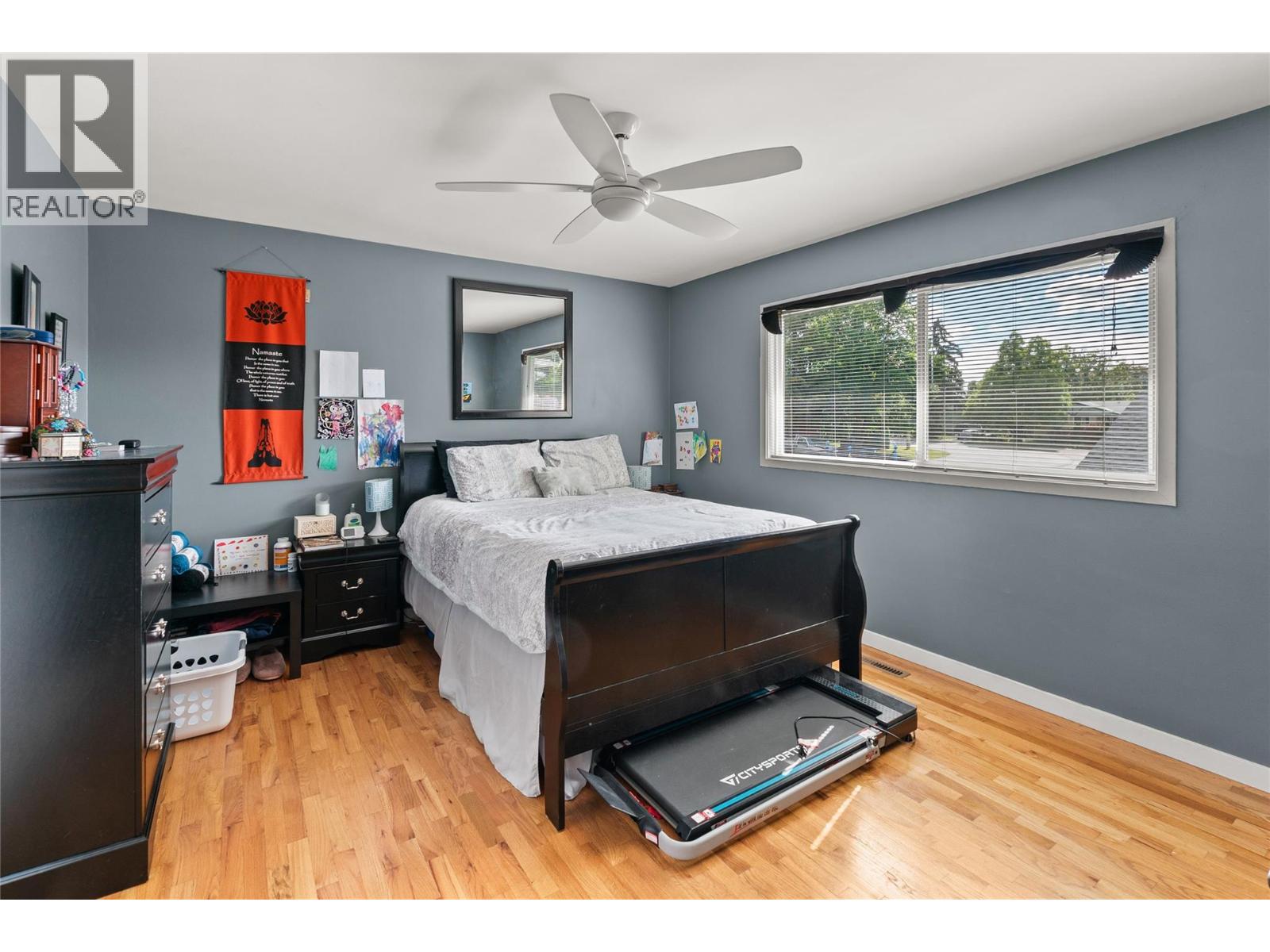 260 Gibbs Road - 21