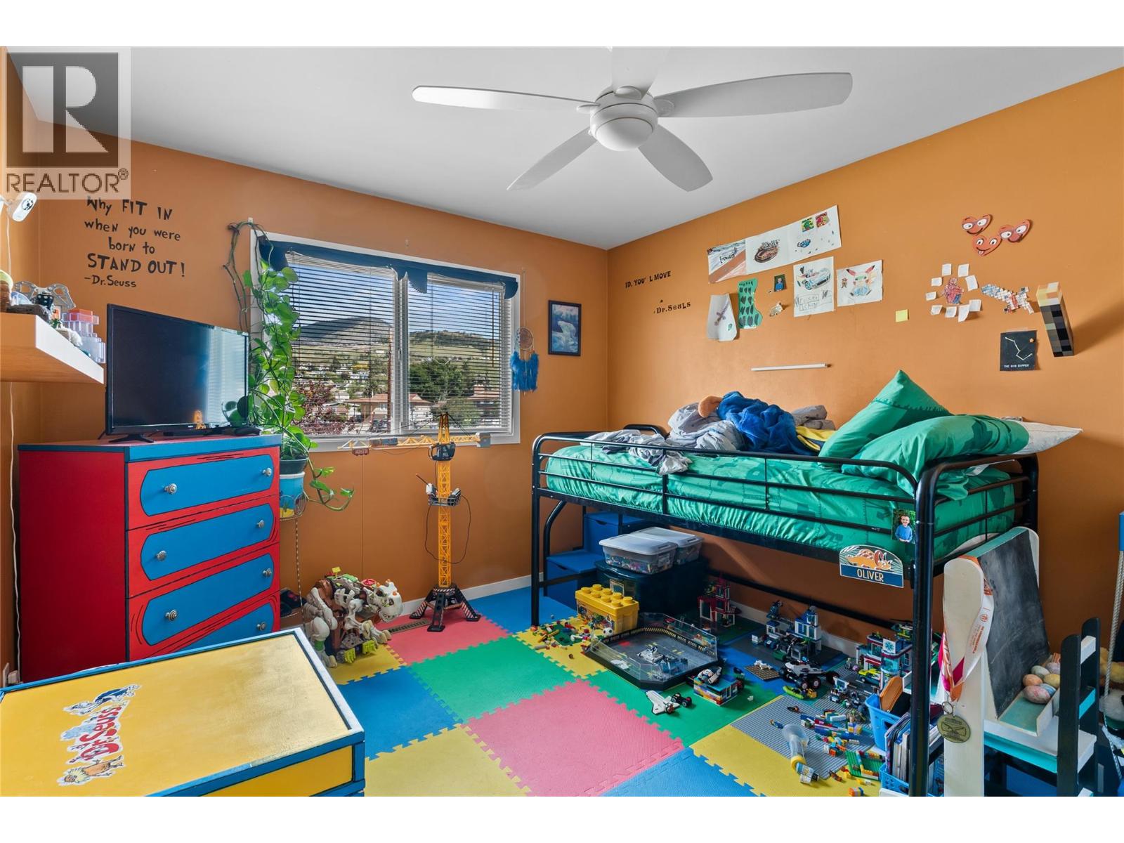 260 Gibbs Road - 25