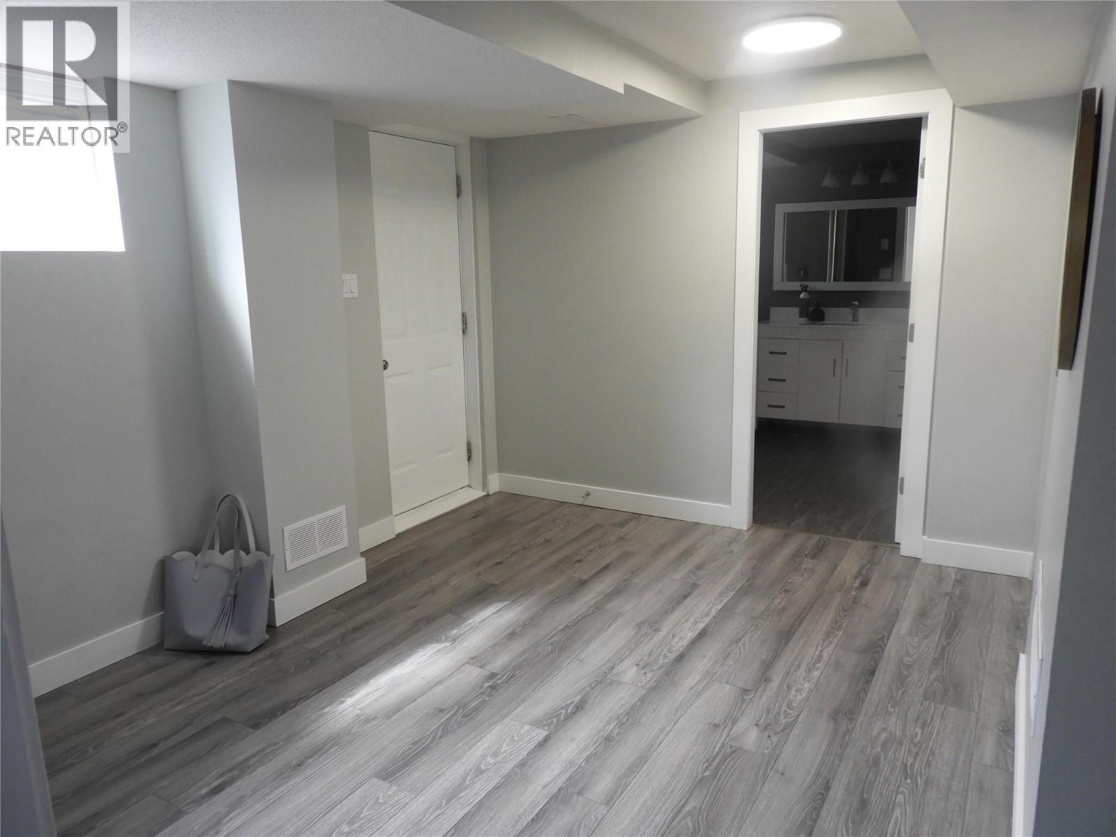 260 Gibbs Road - 31