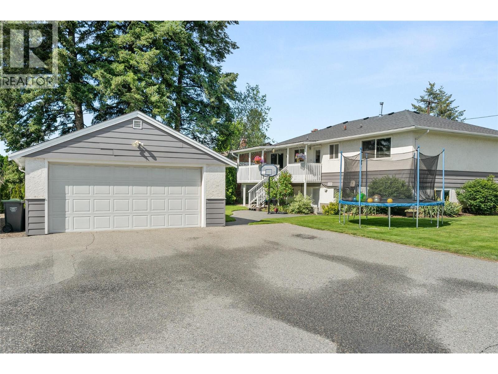 260 Gibbs Road - 6