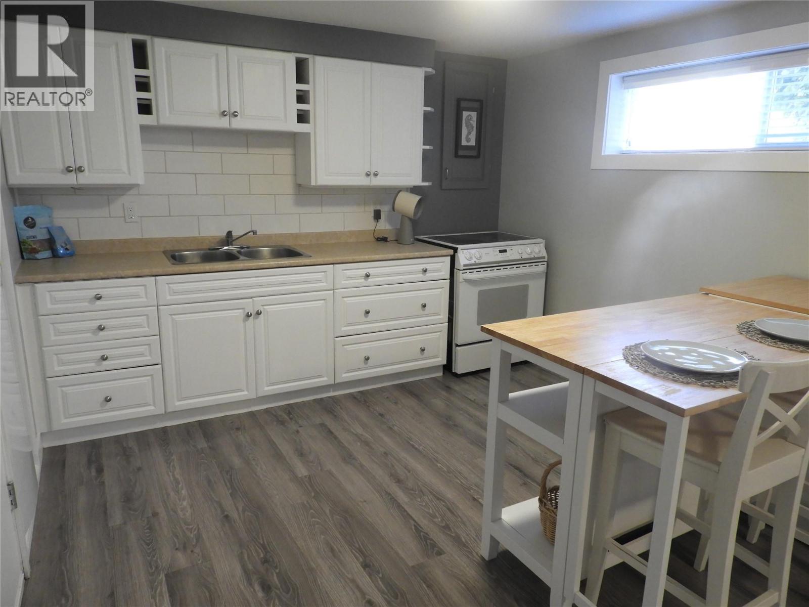 260 Gibbs Road - 39