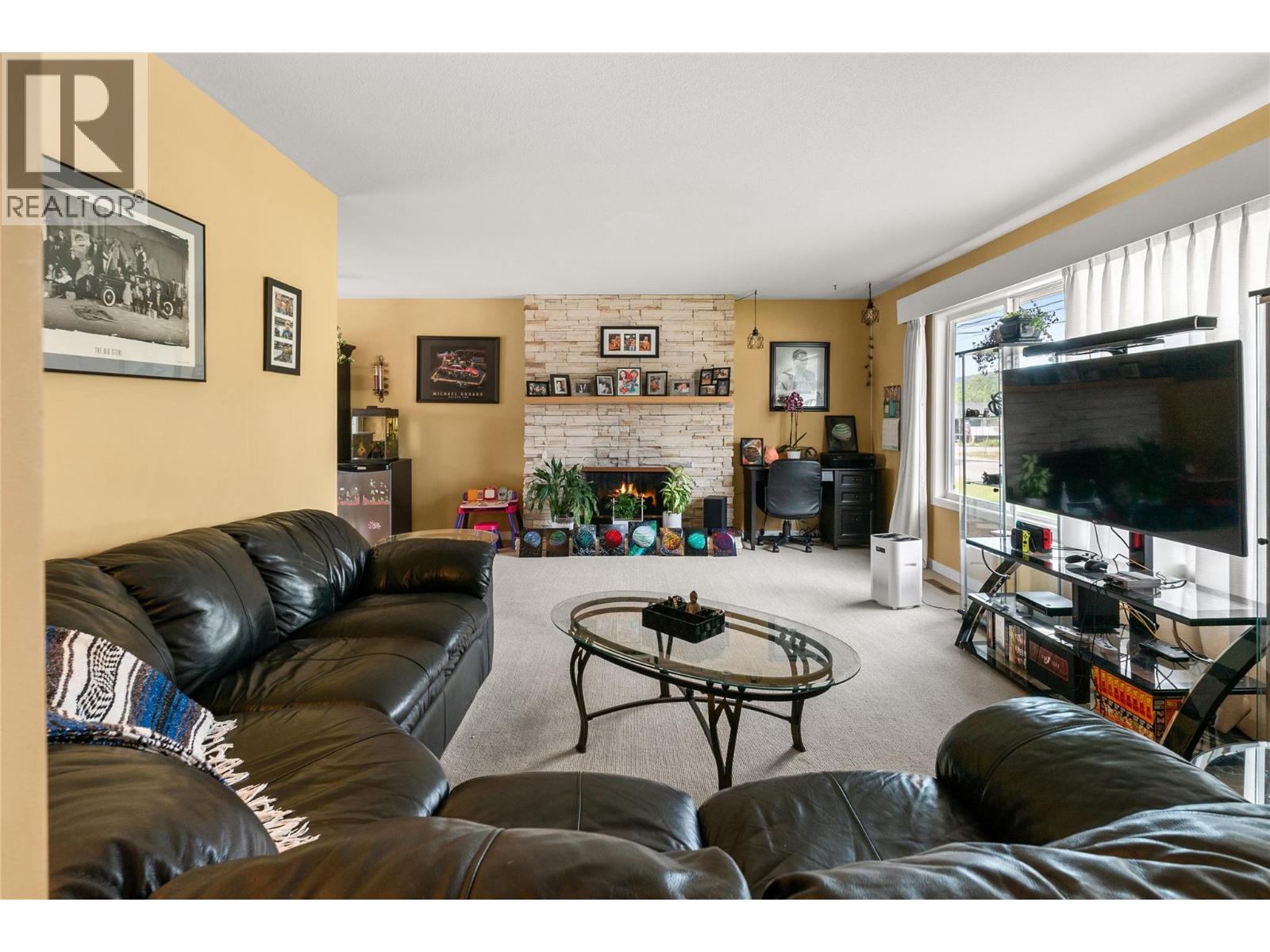 260 Gibbs Road - 13