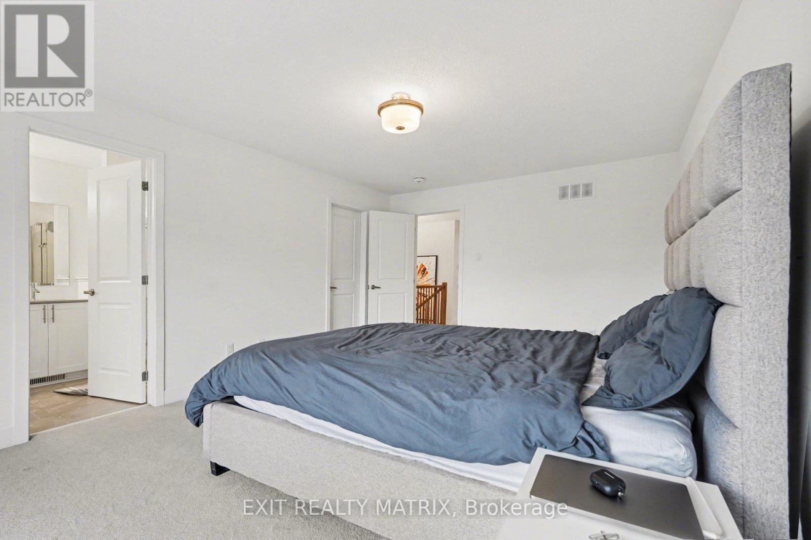 656 PUTNEY CRESCENT W — photo 20
