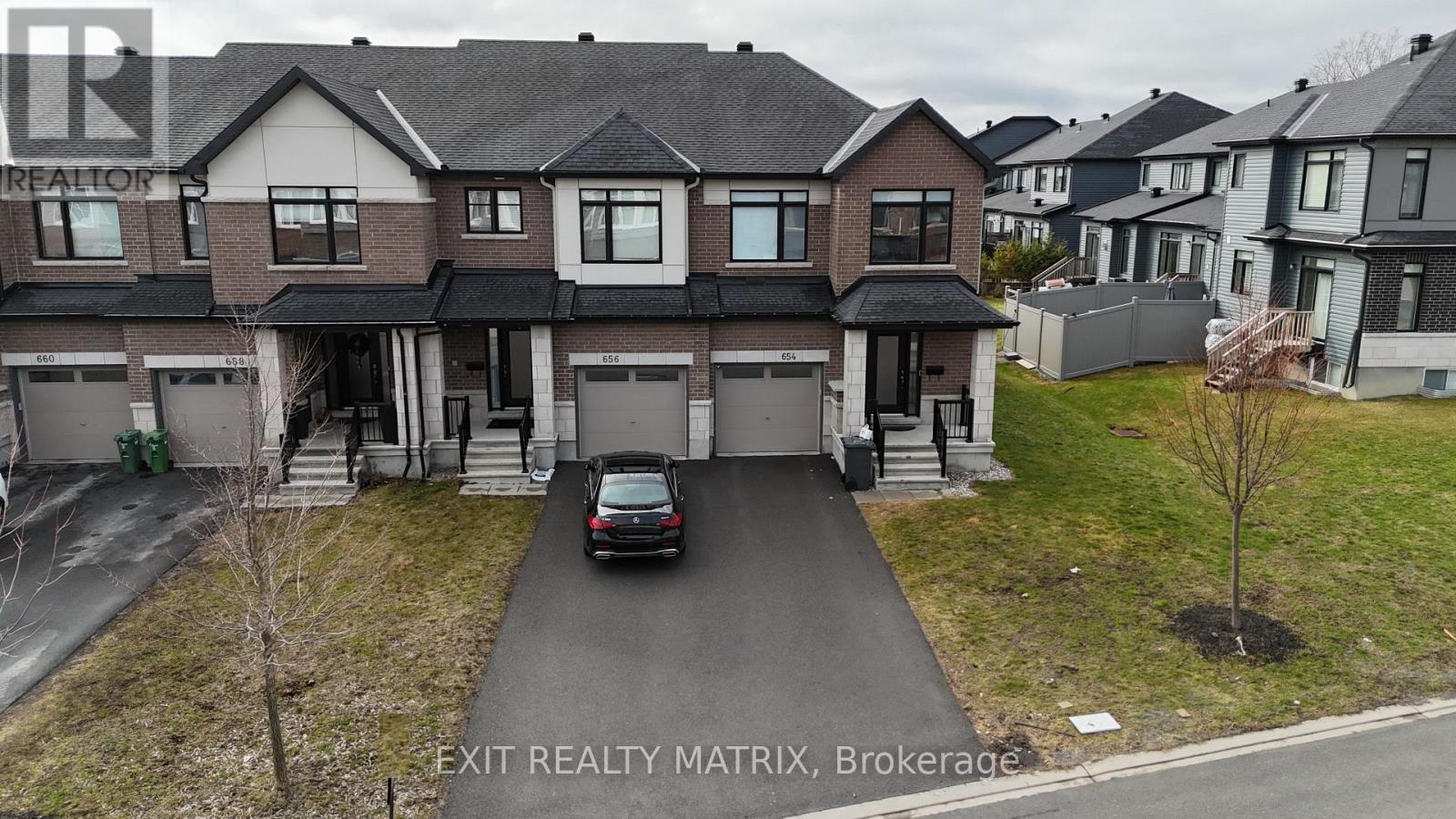 656 PUTNEY CRESCENT W - photo 3