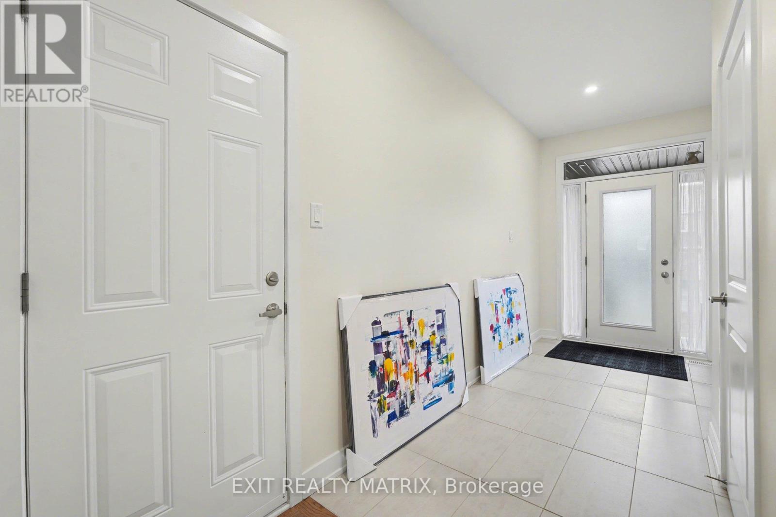 656 PUTNEY CRESCENT W — photo 6