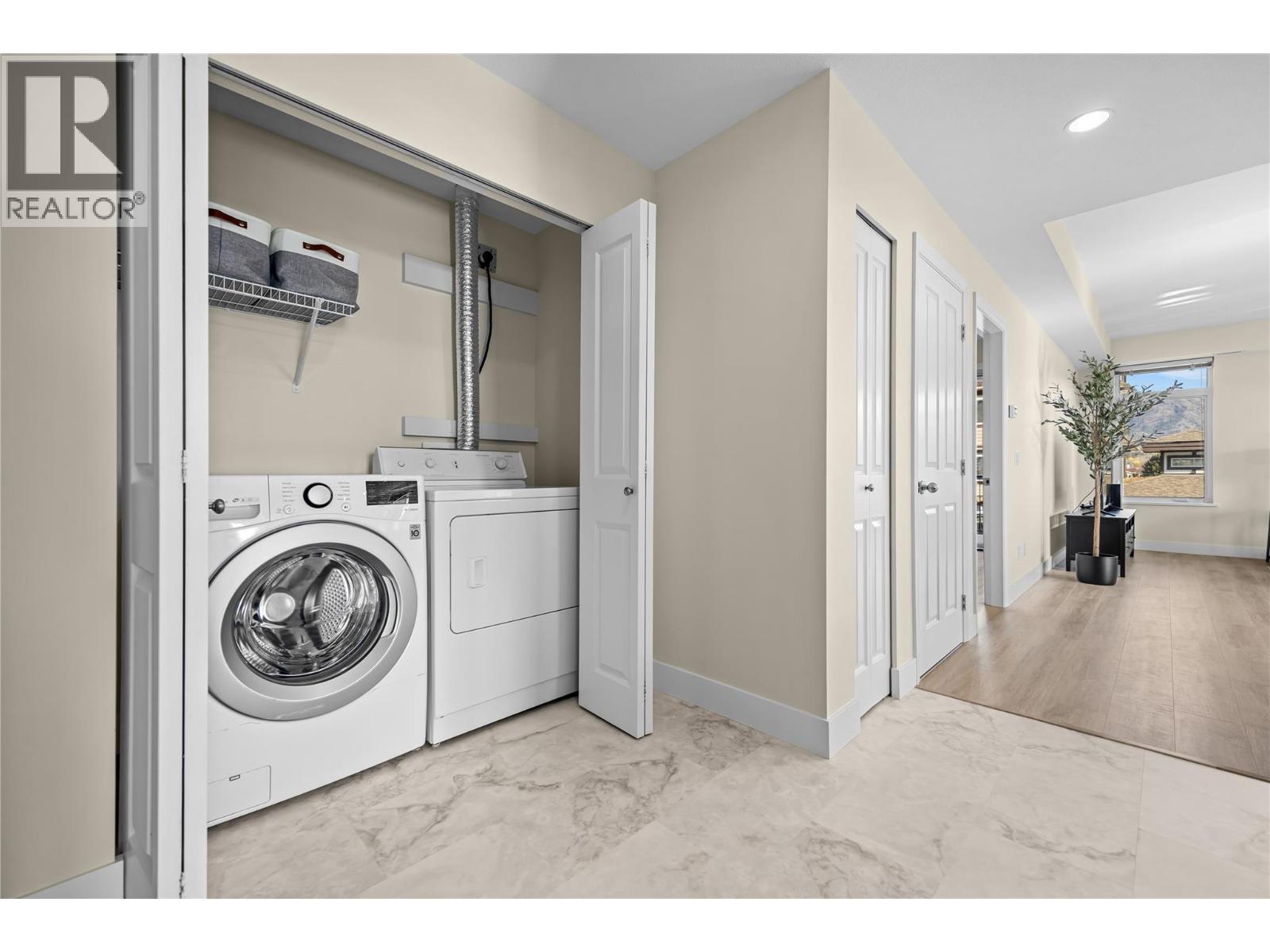 #2213 3843 Brown Road Unit# 2213 - 23