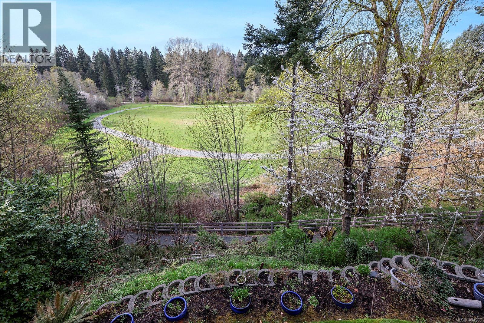 325 Harmston Ave - 28