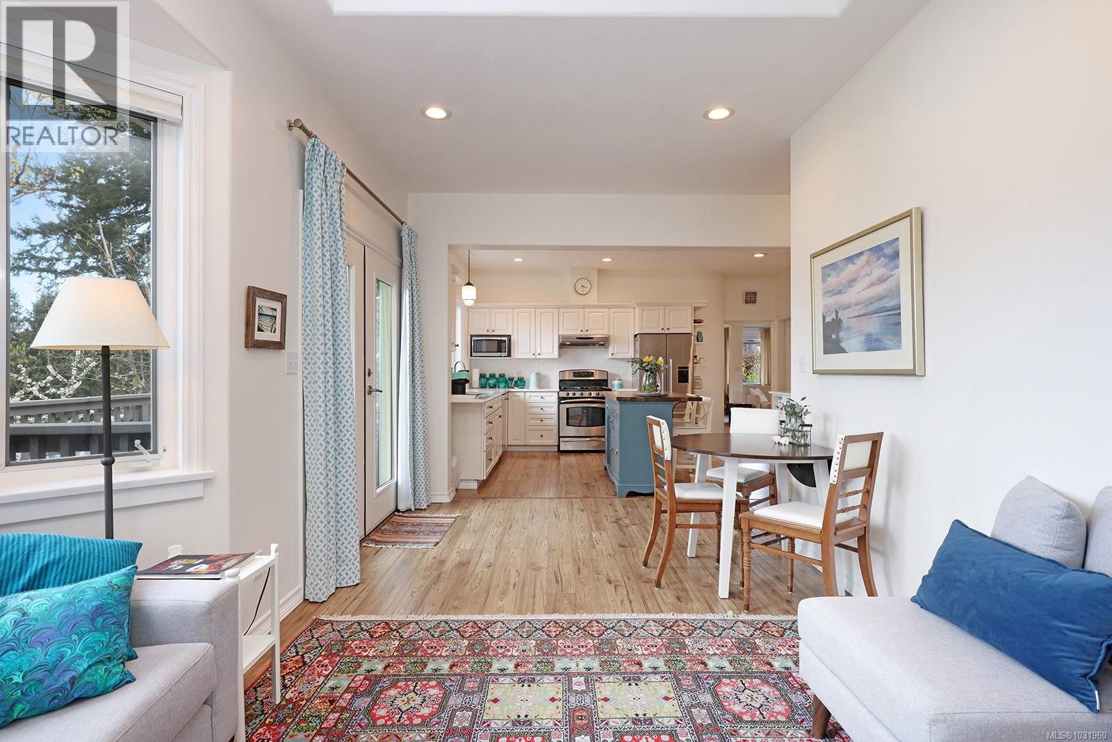 325 Harmston Ave - 33