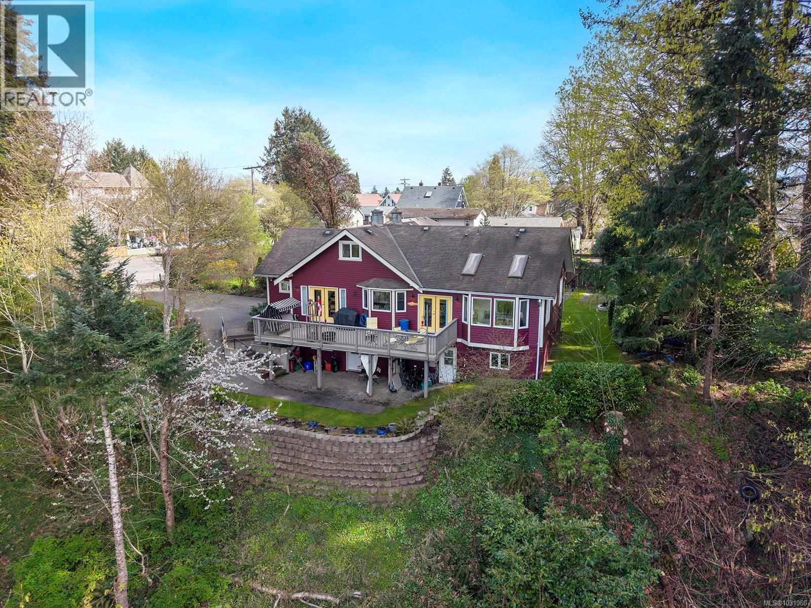 325 Harmston Ave - 9