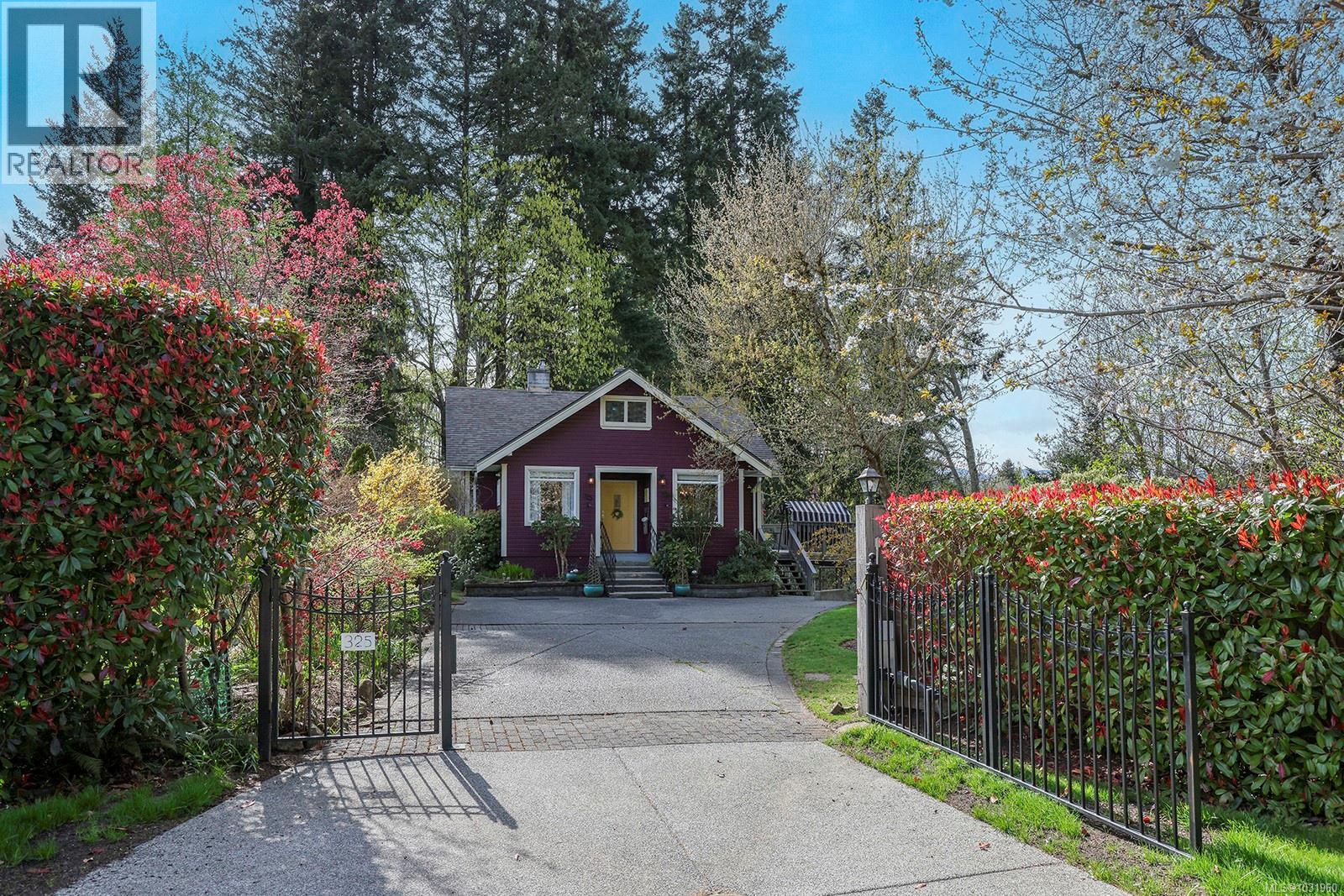 325 Harmston Ave - Image 2