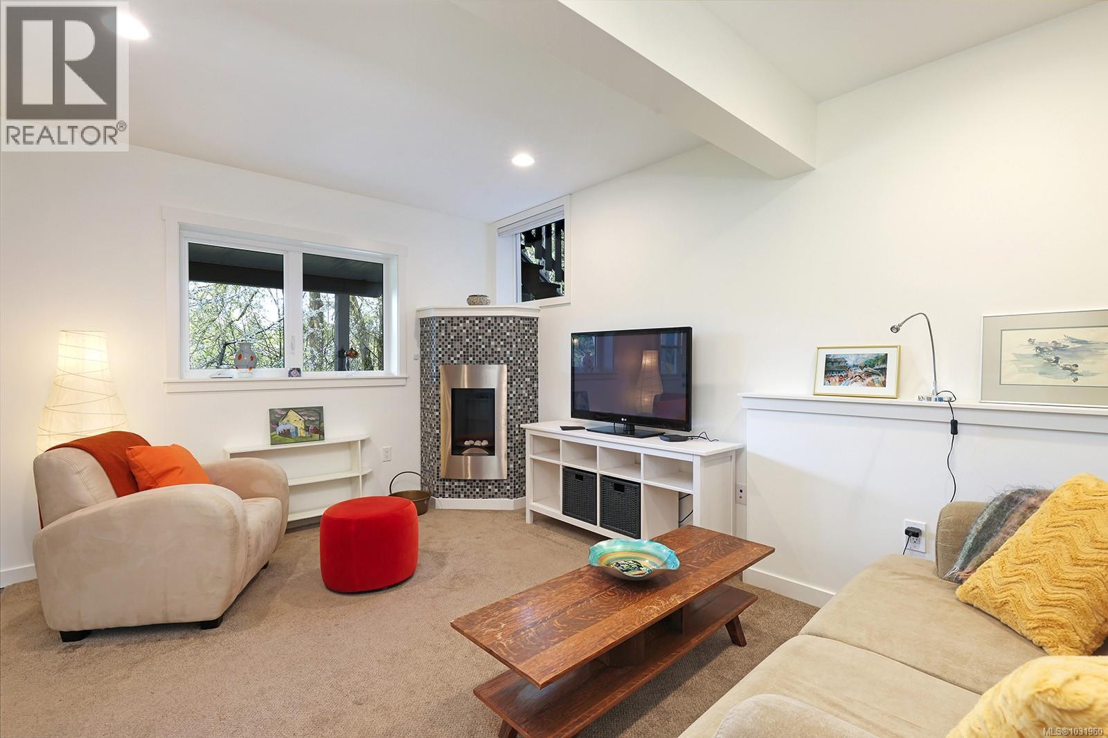 325 Harmston Ave - 49