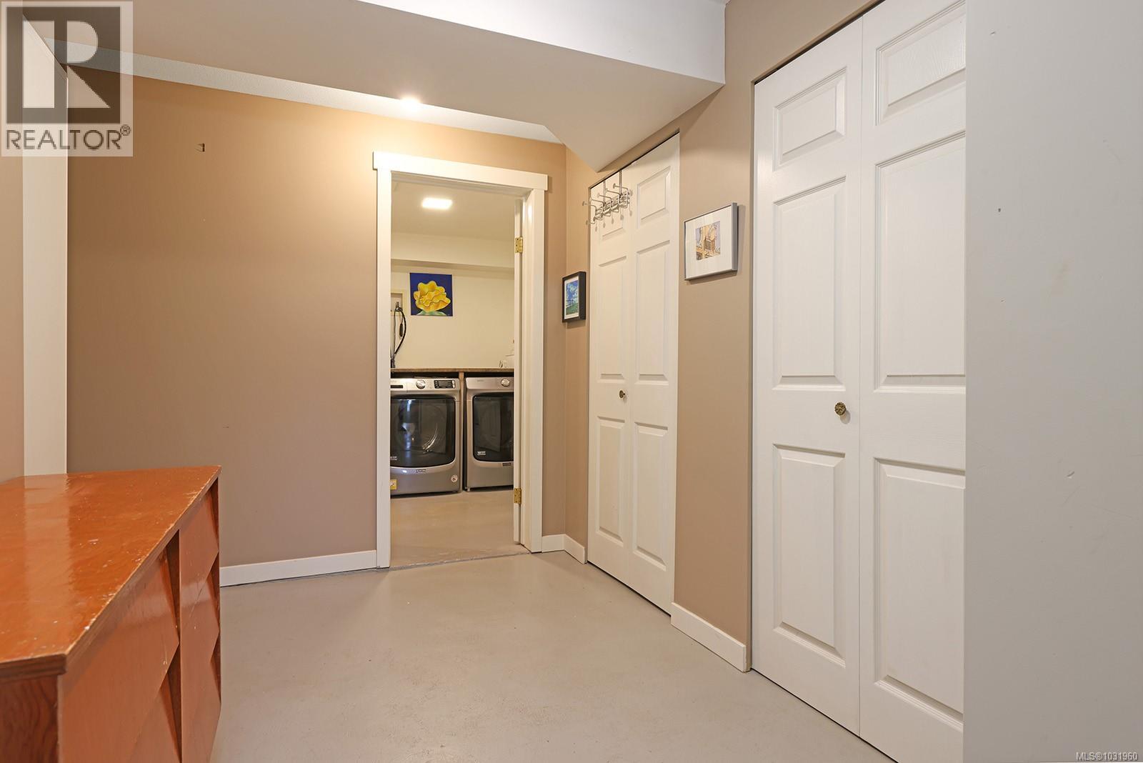 325 Harmston Ave - 43