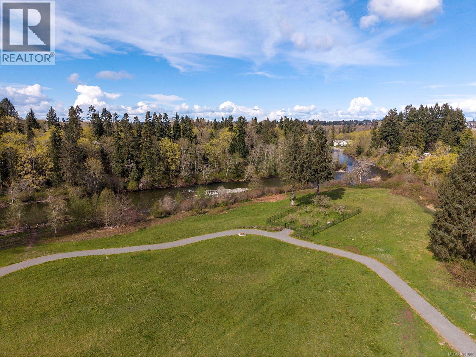 325 Harmston Ave - 69