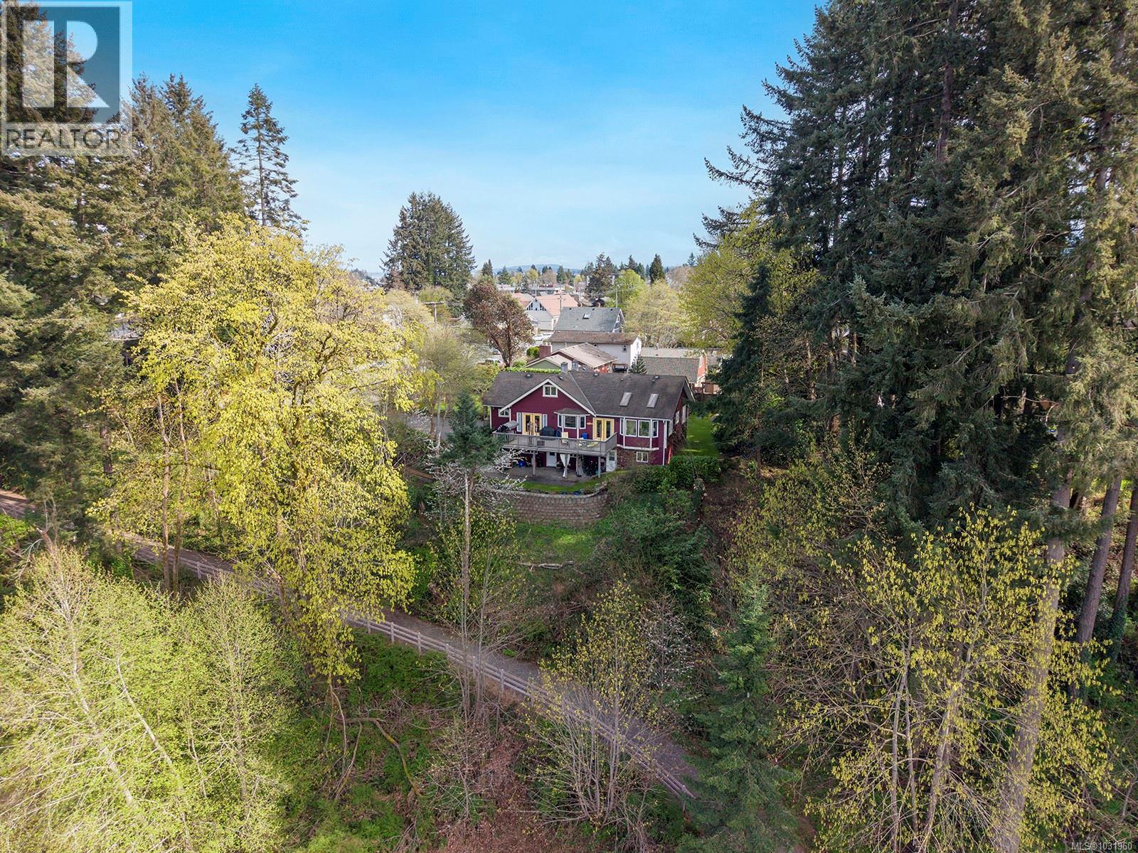 325 Harmston Ave - 68