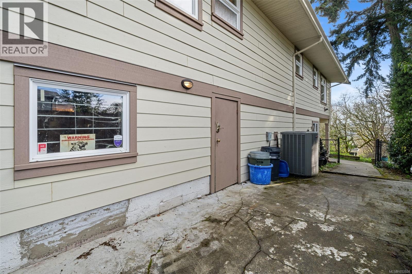 567 Prince Robert Dr - 51