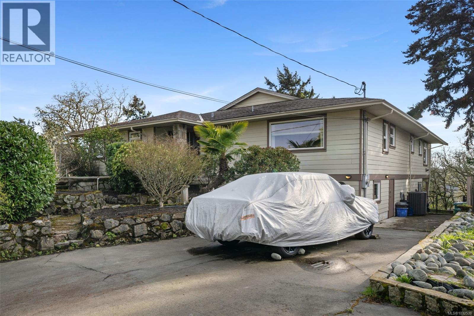 567 Prince Robert Dr - 53