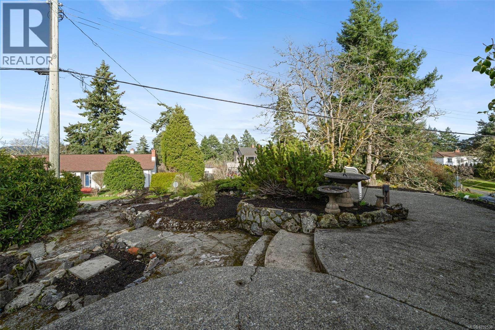 567 Prince Robert Dr - 55