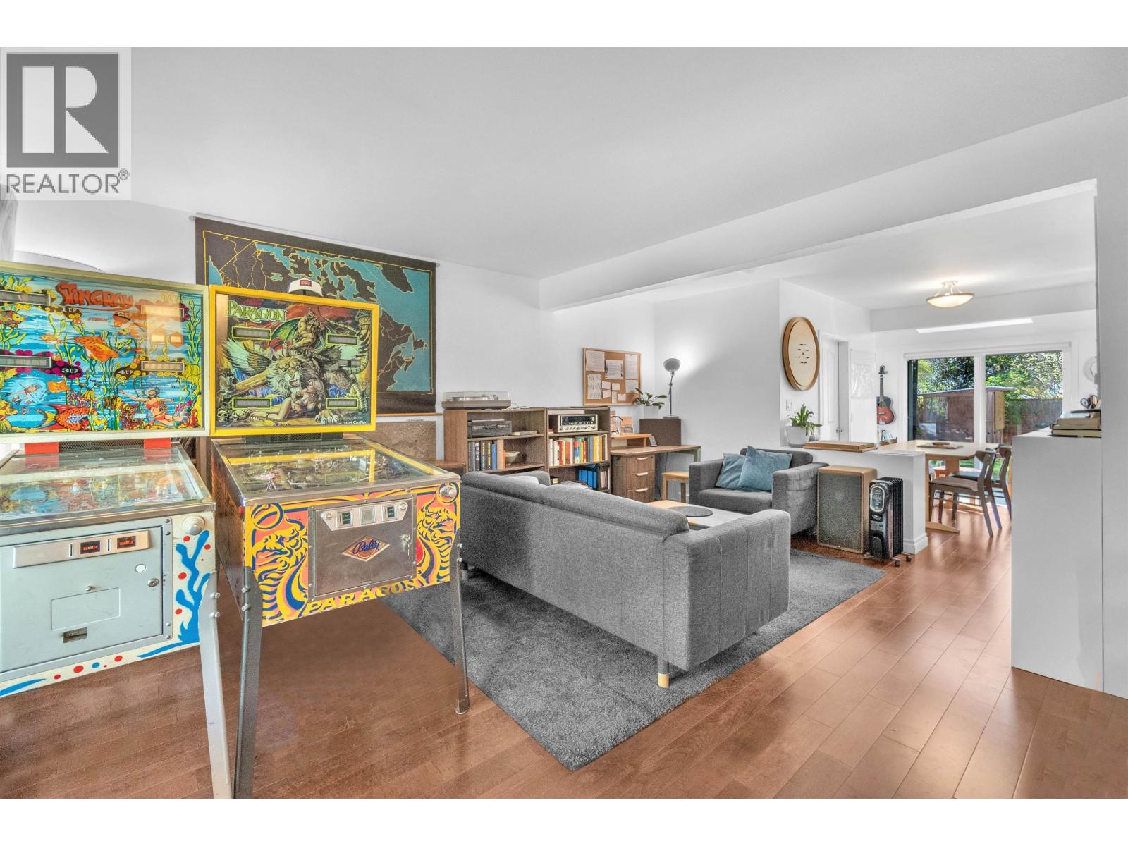 825 W 20TH STREET — photo 12