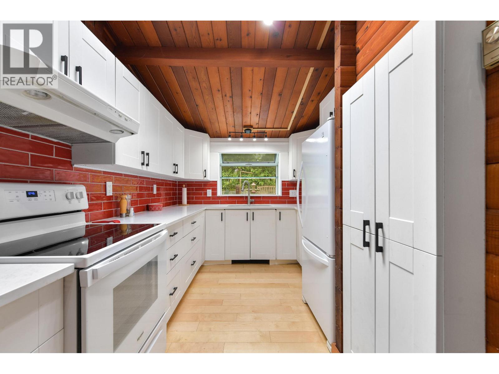 514 AYA REACH ROAD, Mayne Island