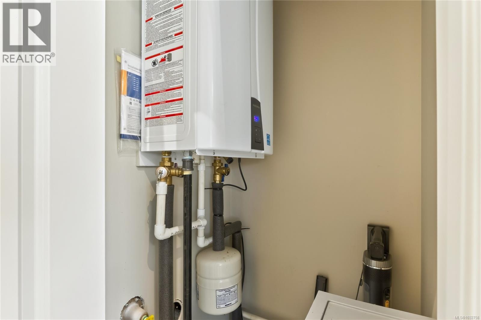 #202 5646 Linley Valley Dr - 35