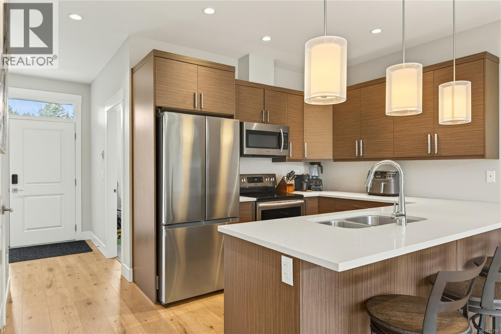 #202 5646 Linley Valley Dr - 5