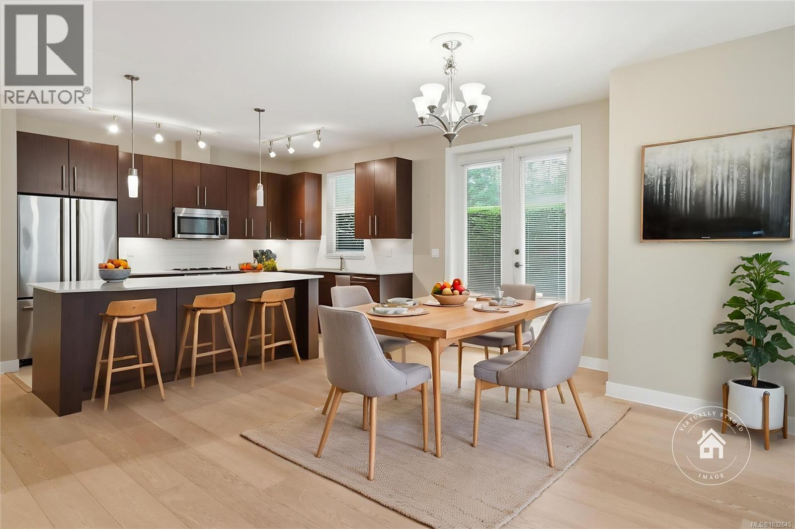 #101 1325 Cape Cod Dr - 4