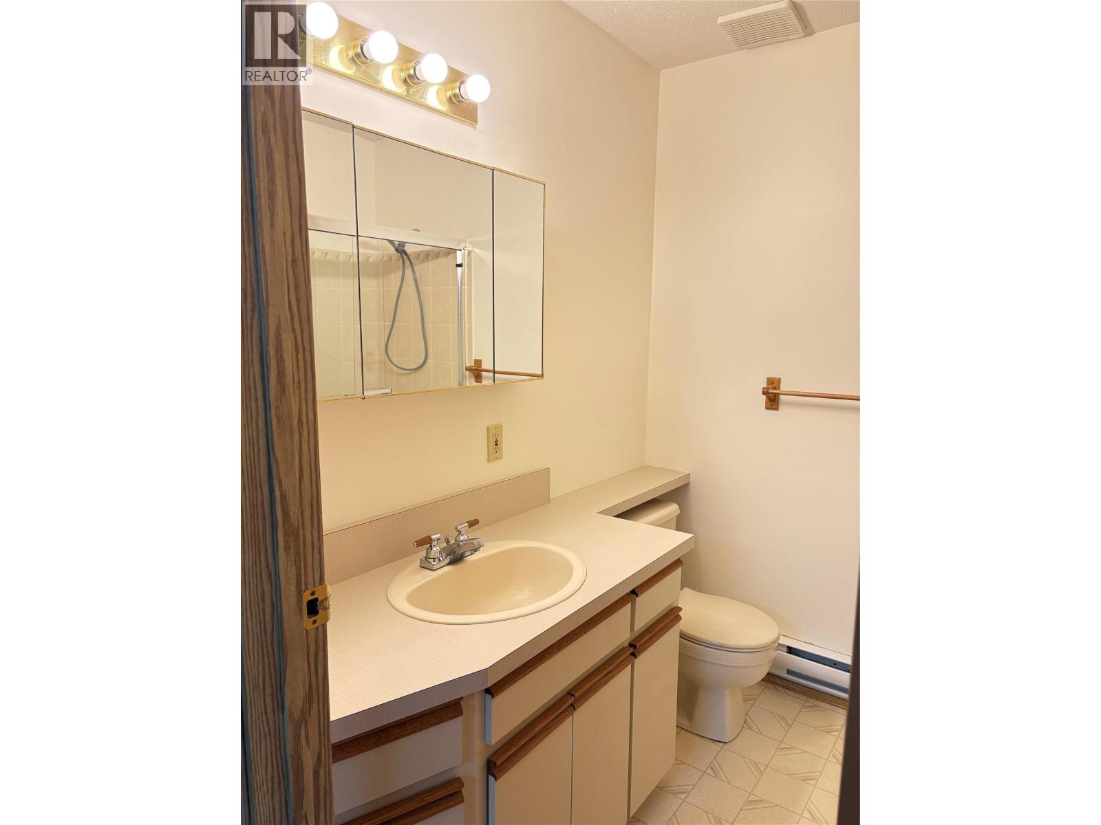 815 11th Avenue Unit# 2, Keremeos