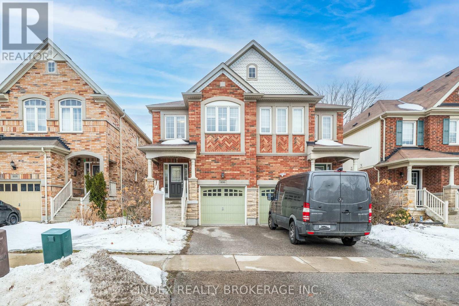 806 MCCUE DRIVE - 2