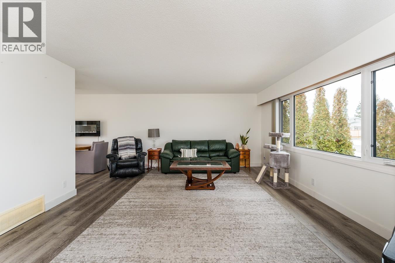 Photo 11 of 38 — 138 KELLY STREET · Prince George, BC