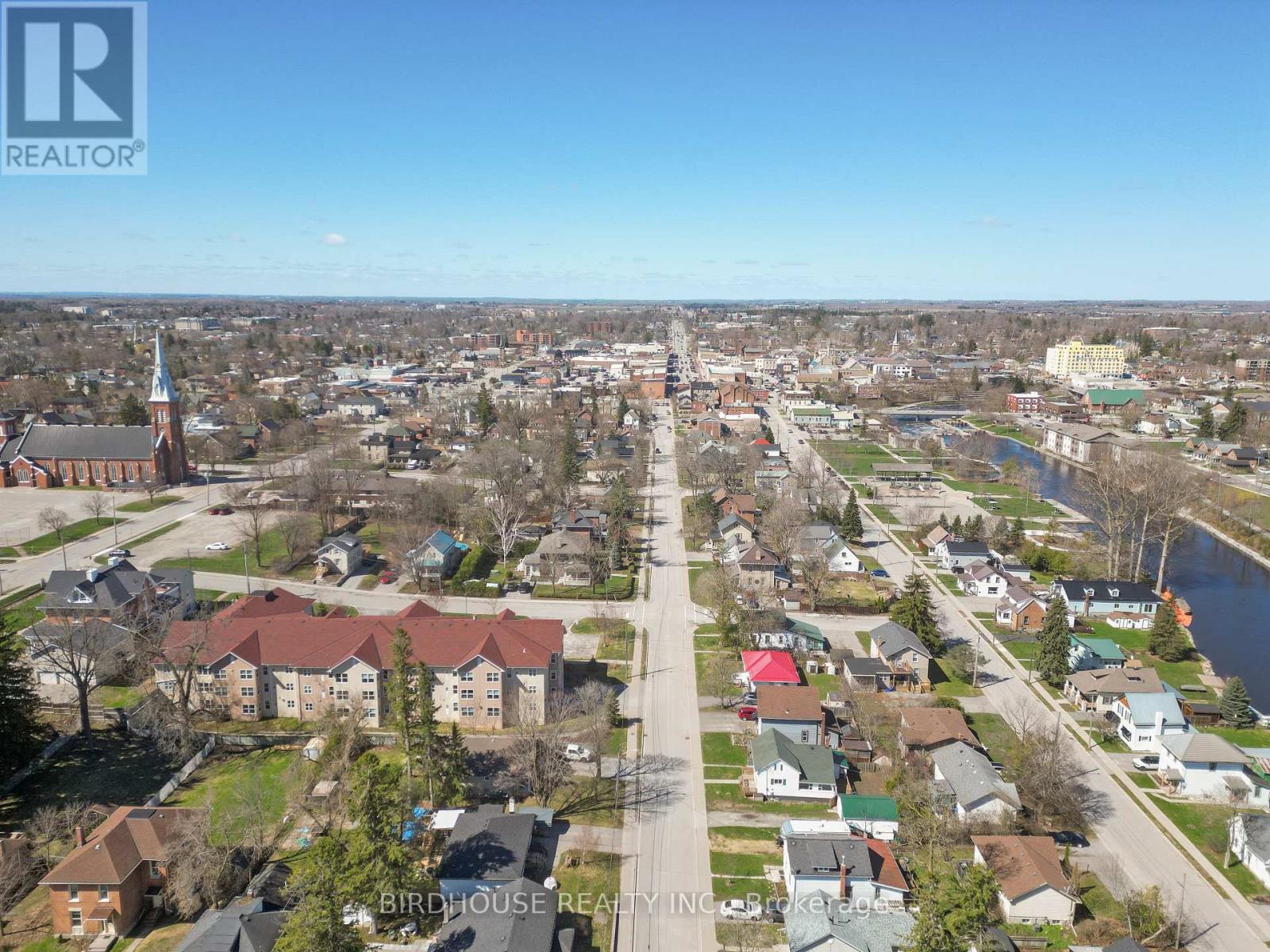 312 - 8 HURON STREET — photo 24
